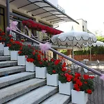Hotel Lux