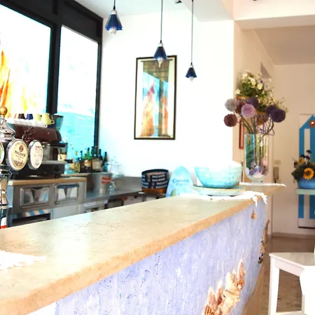 Ξενοδοχείο Lux 3*