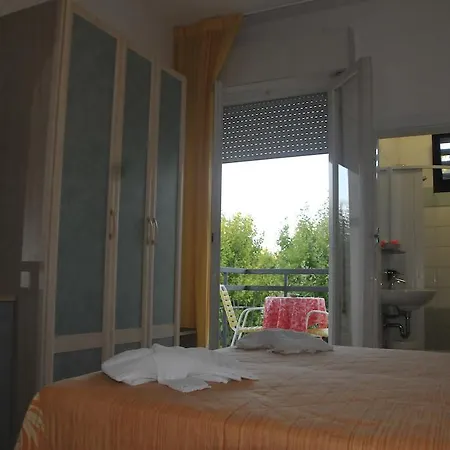 Lux Hotel 3*