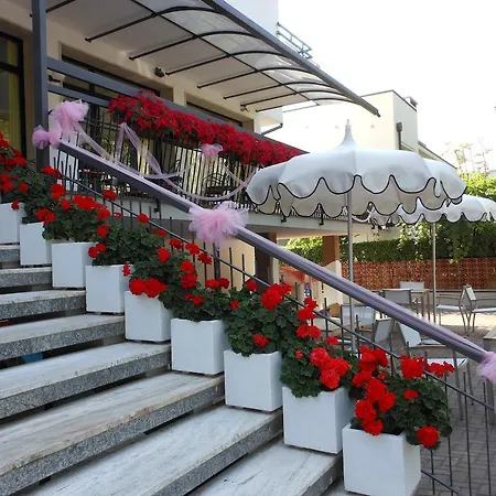 Ξενοδοχείο Lux